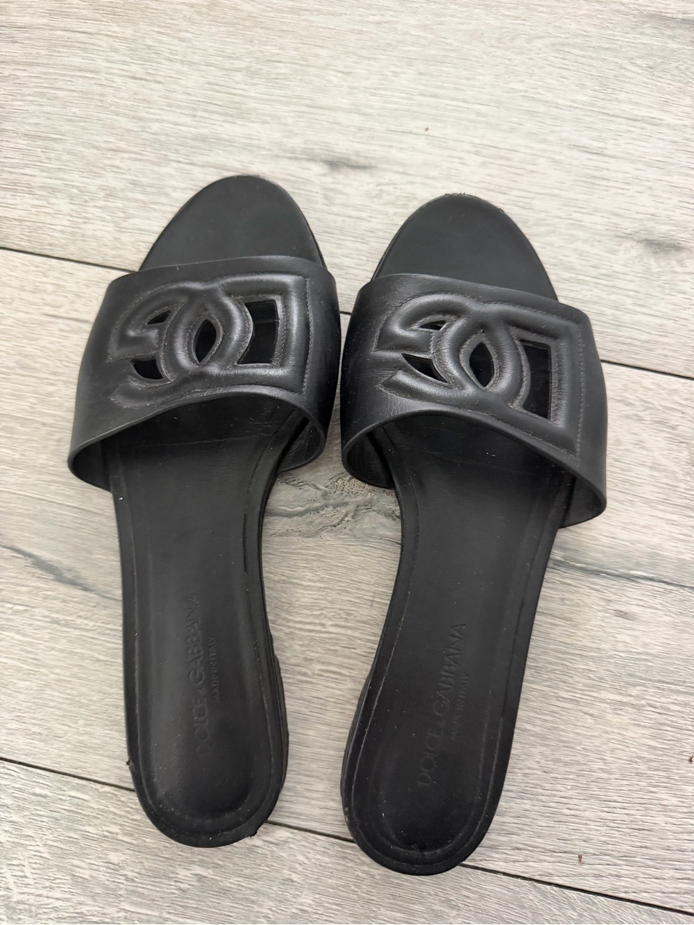 Dolce & Gabbana Black leather Logo Slide Sandals with Cutout Detail